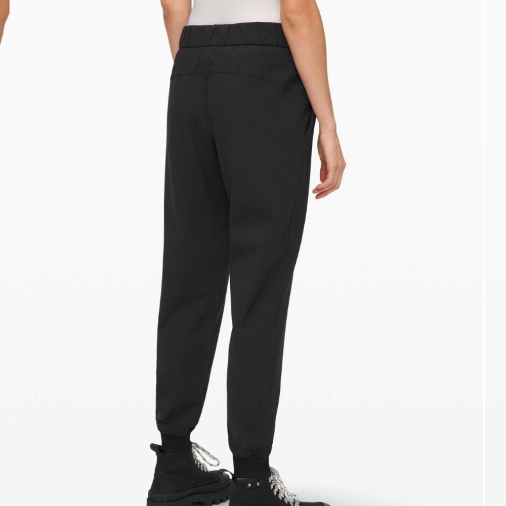 Lululemon Women's Black On the Fly Jogger Luxtreme Size 2 W5CPJS Drawcord - Picture 2 of 12